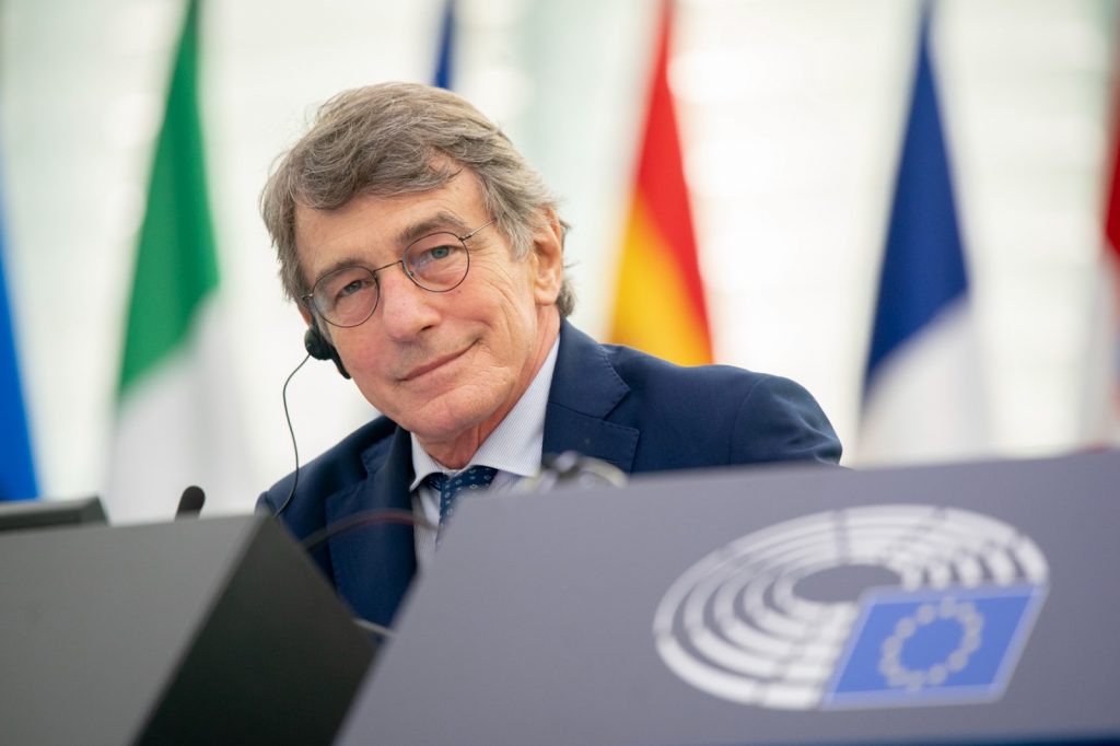 Ci ha lasciati a 65 anni David Sassoli, Presidente del Parlamento Europeo.